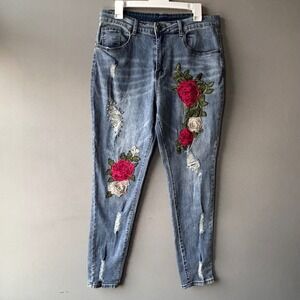 Masseys Womens Size 16 Floral Embroidered Distressed Jeans Medium Wash Rose